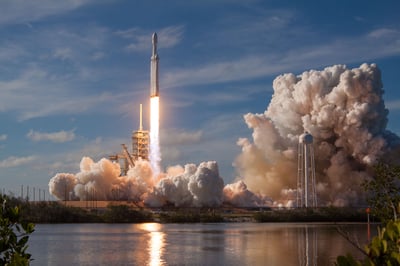 spacex-549326-unsplash (1)